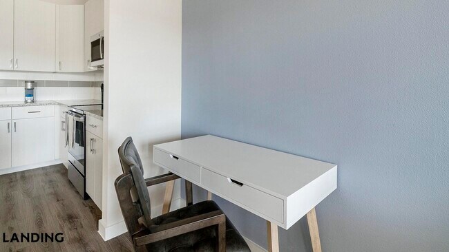 Building Photo - 1800 Central Pine St