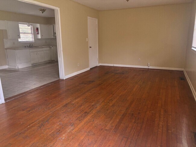 Foto del edificio - 2741 Revere St