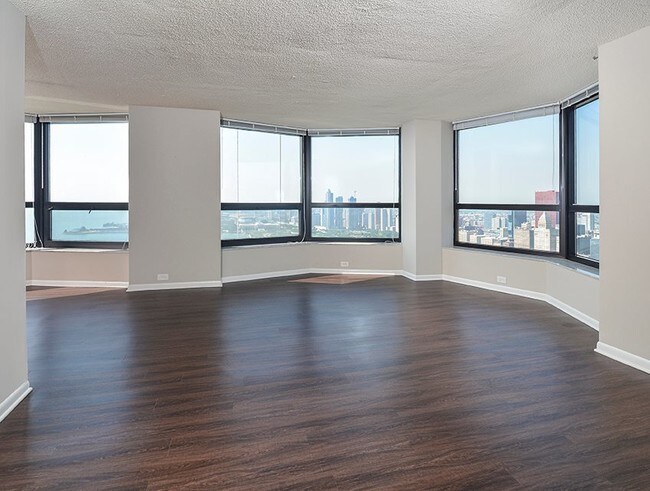 Foto del edificio - 155 N Harbor Dr