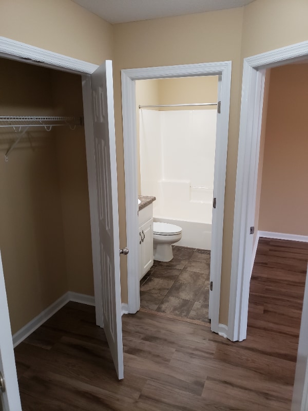 Foto del edificio - 120 Cody Dr