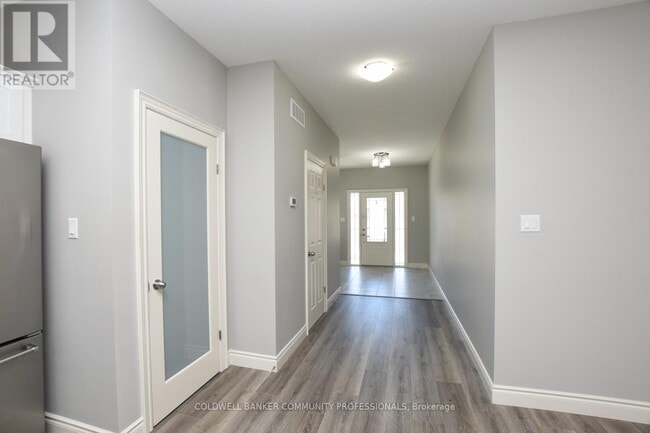 Building Photo - 6 Ironwood St.