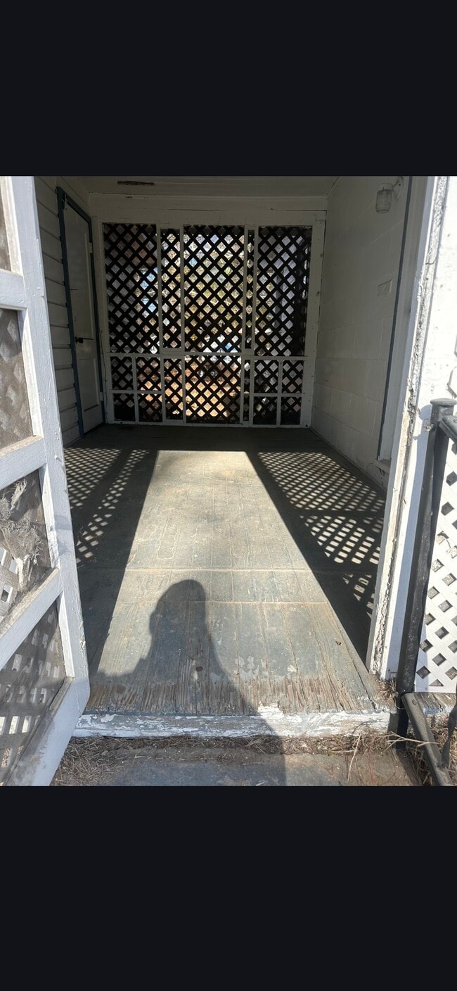 Building Photo - 2001 W 28th Ave