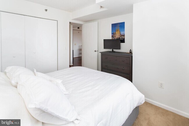 Foto del edificio - 2311 M St NW