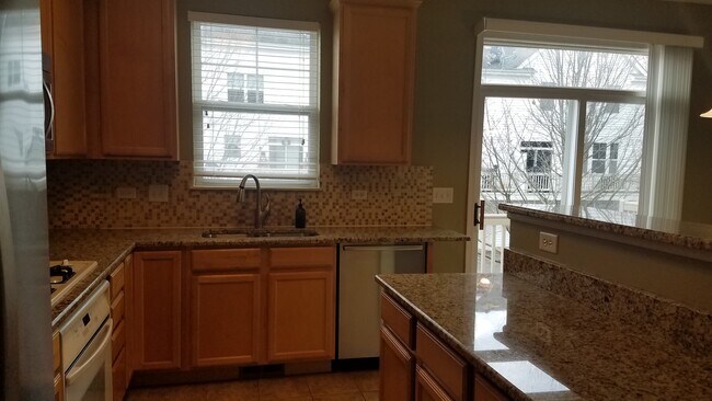 Foto del edificio - 988 Indigo Ct