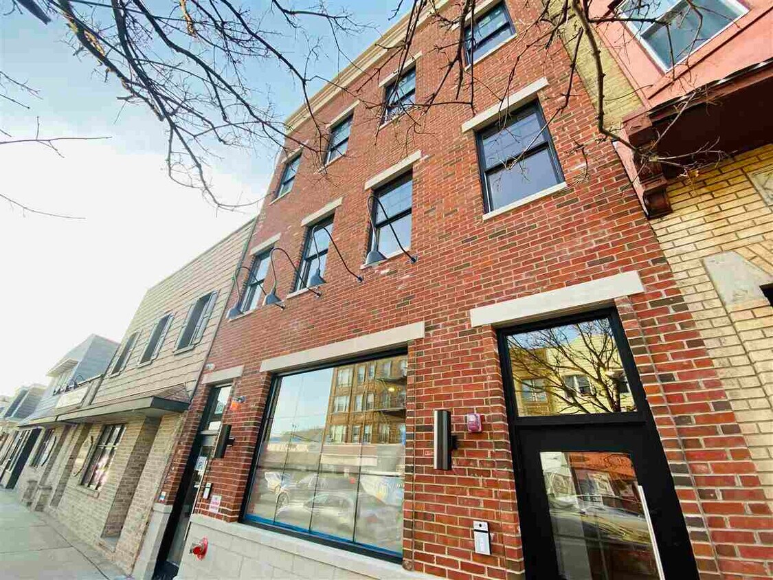 Primary Photo - 871 Broadway