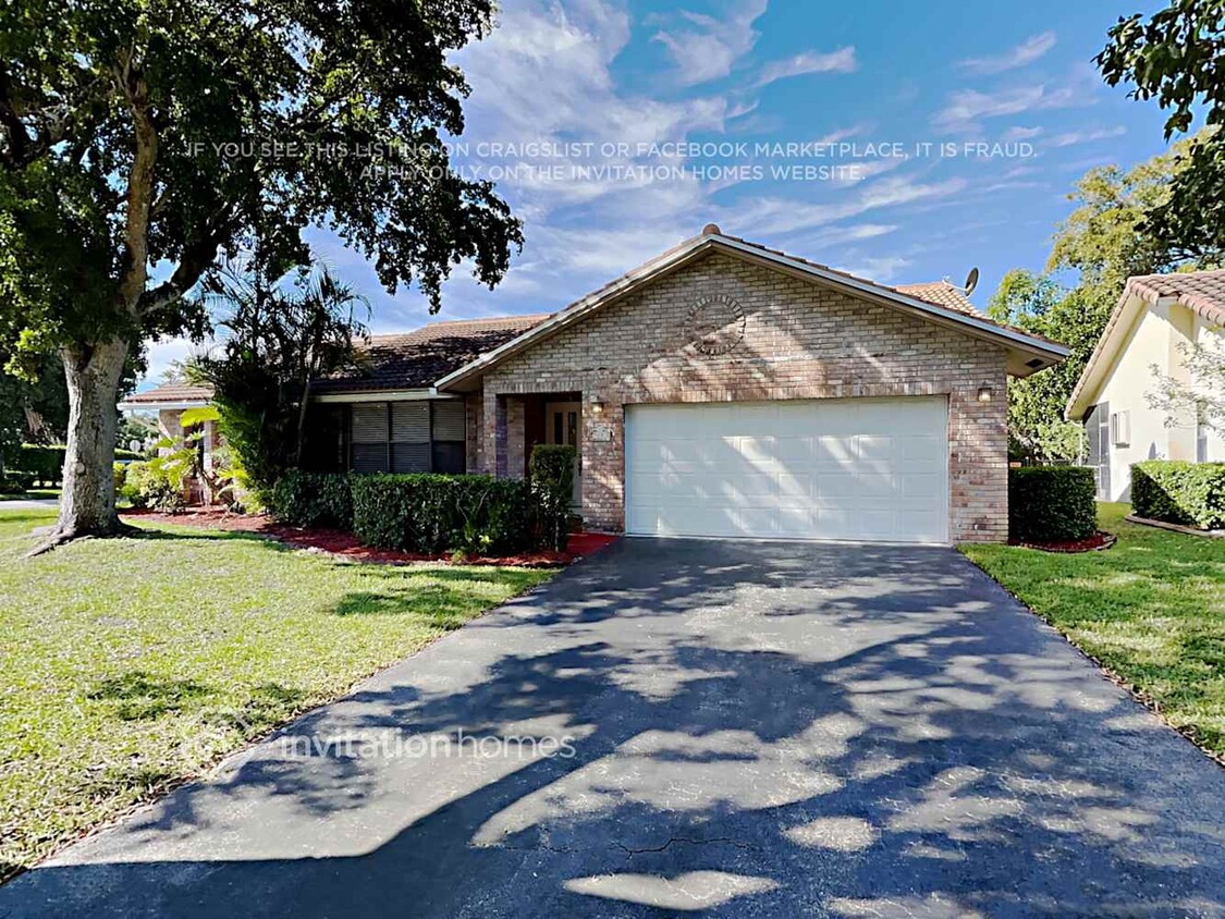 Foto principal - 5000 NW 64th Dr