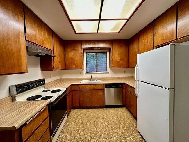 Building Photo - single family home