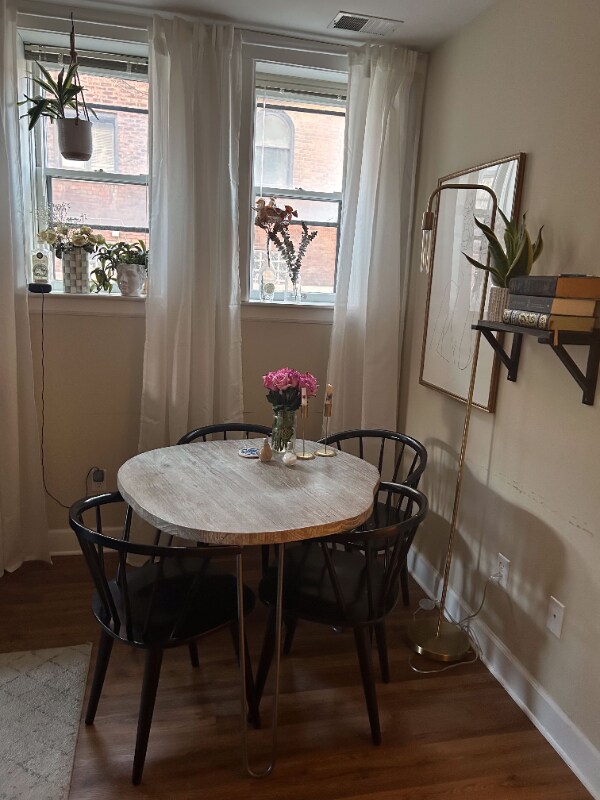 Foto del edificio - 615 W Hancock St