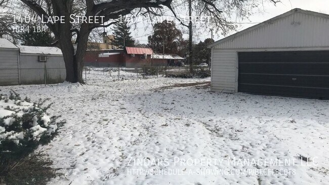 Building Photo - 1 bedroom first floor brick duplex apartme...