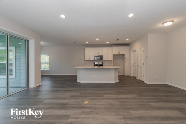Building Photo - 2801 Copperwood Ave