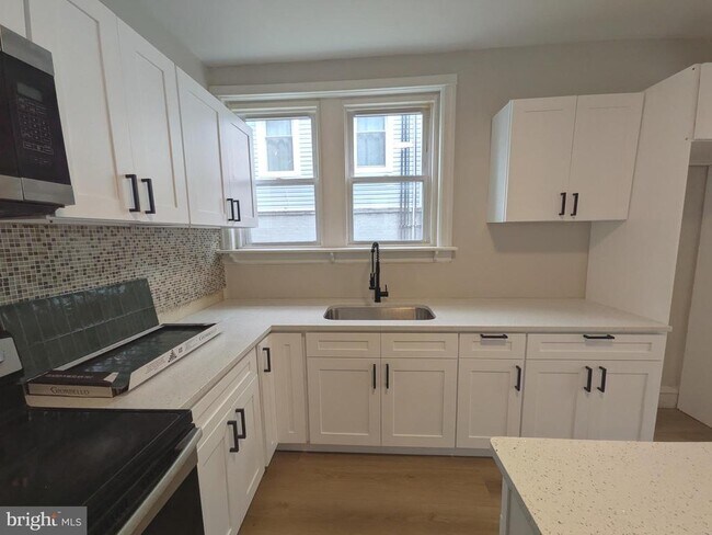 Foto del edificio - 5750 Rising Sun Ave