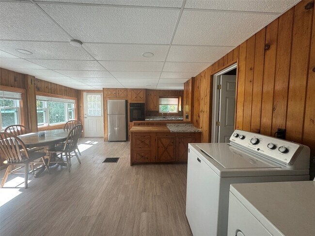 Foto del edificio - 45 Kattelville Rd