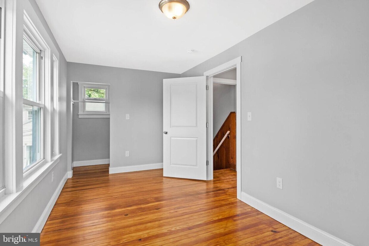 107 Reading Ave, Oaklyn, NJ 08107 Room for Rent in Oaklyn, NJ