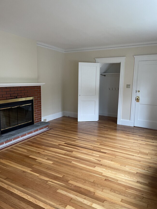 Foto del edificio - 218 Linwood Ave