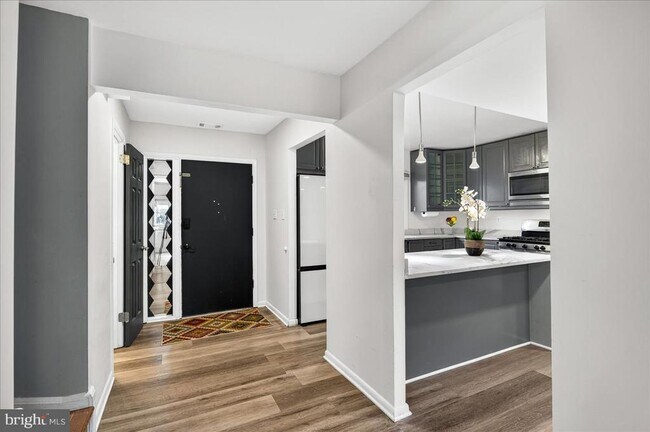 Foto del edificio - 9518 Miranda Ct