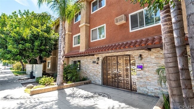 Building Photo - 3220 Altura Ave