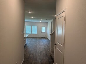 Building Photo - 31226 Bentley Pines Dr