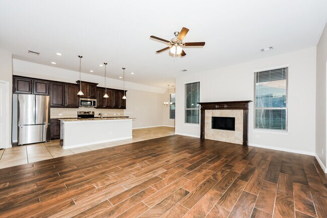 Building Photo - 220 Watson St