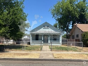 Building Photo - 321 W 19th St