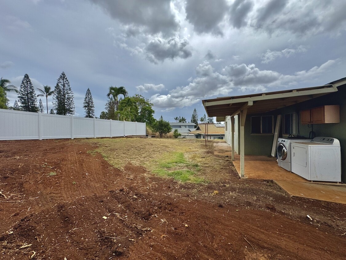 Building Photo - 2886 Liholani St