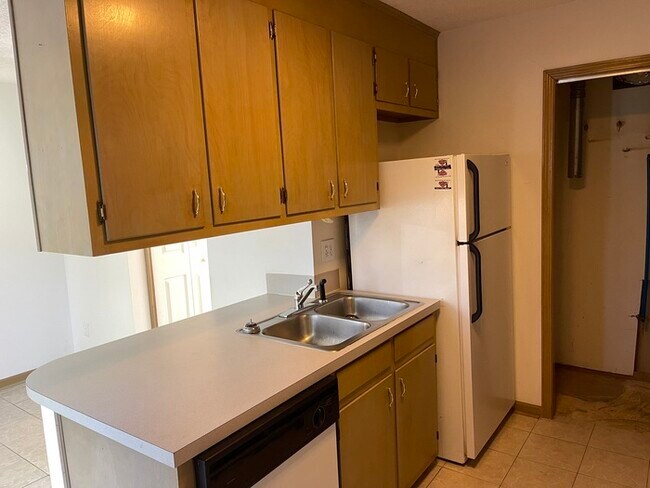 Foto del edificio - 535 Shearers Rd