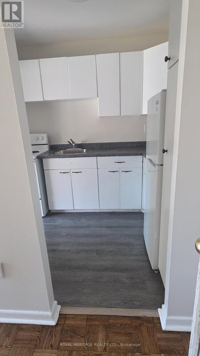 Photo du bâtiment - 945 Simcoe St N