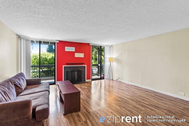Building Photo - 651 Port Dr