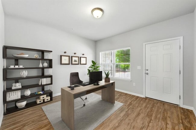 Foto del edificio - 7202 Redding Dr