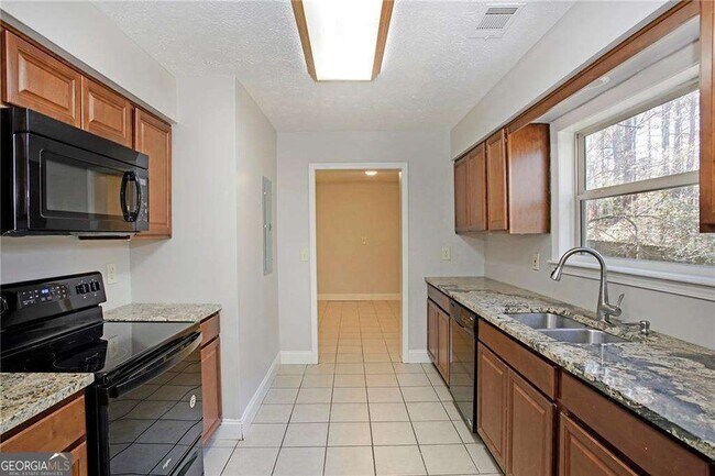 Building Photo - 5345 Sugar Ridge Dr