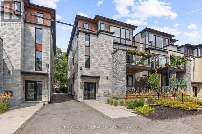 Building Photo - 419 Ravenhill Ave