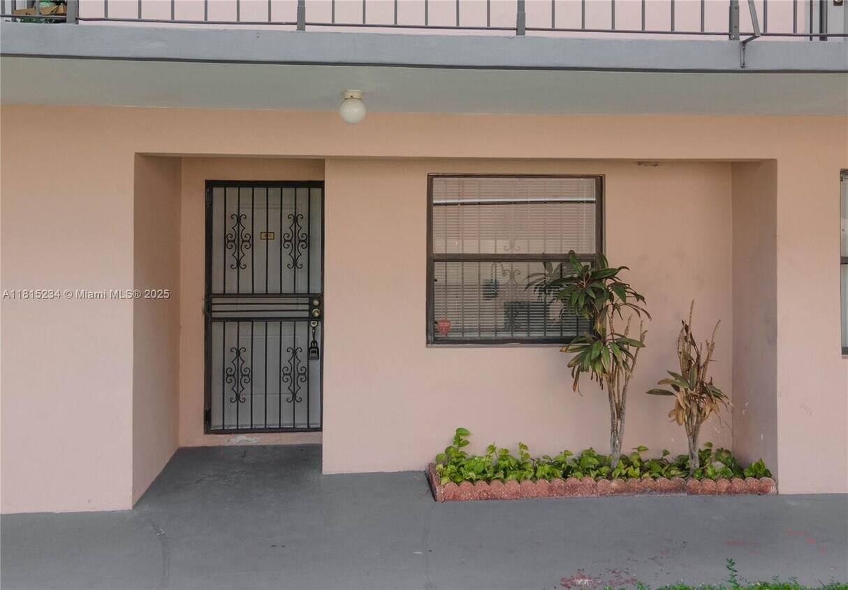 Foto principal - 5851 W 20th Ave