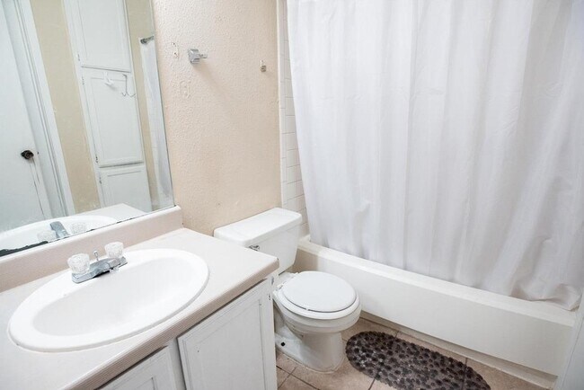 Foto del edificio - 12668 Windsor Village Dr