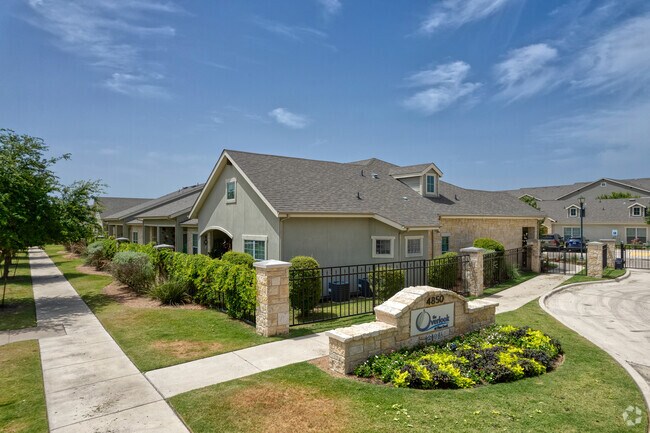 Foto del edificio - The Overlook at Plum Creek