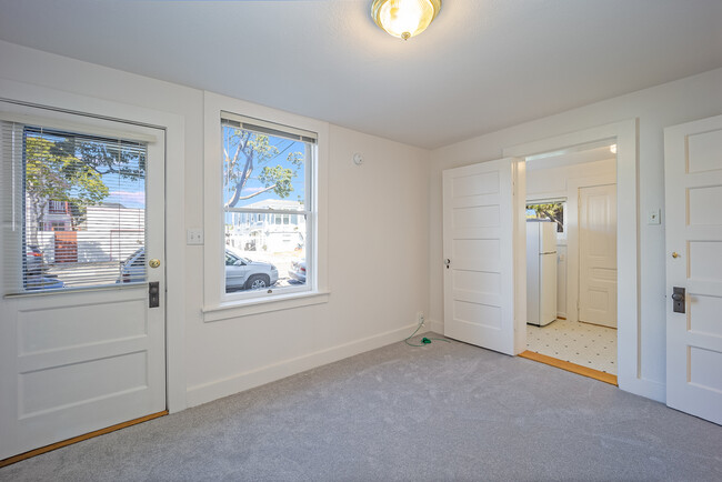 Building Photo - 501 Santa Clara Ave