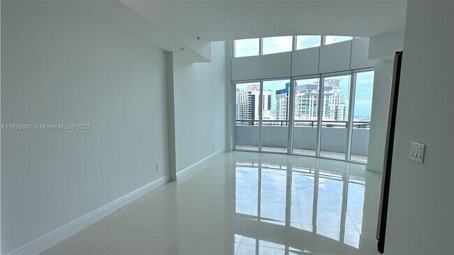 Foto del edificio - 60 SW 13th St