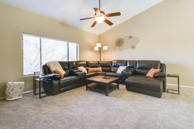 Foto del edificio - 16233 E Rosetta Dr