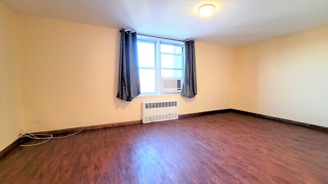 Foto del edificio - 1720 E 13th St