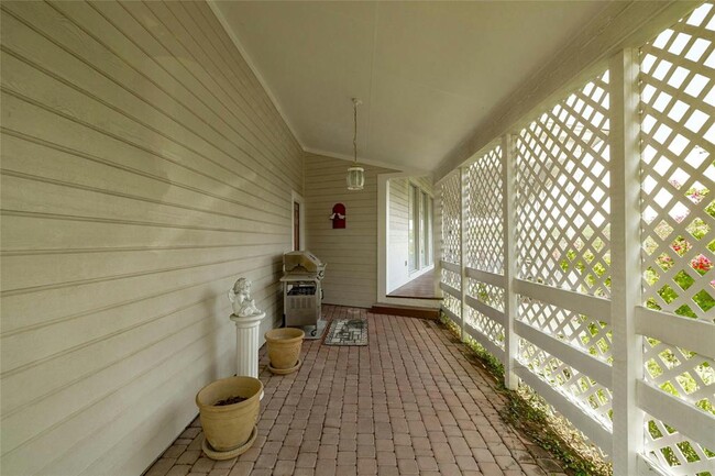 Building Photo - 7603 Stagecoach Cove