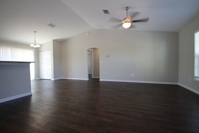 Foto del edificio - Charming, 3 Bedroom, 2 Bathroom Home in th...