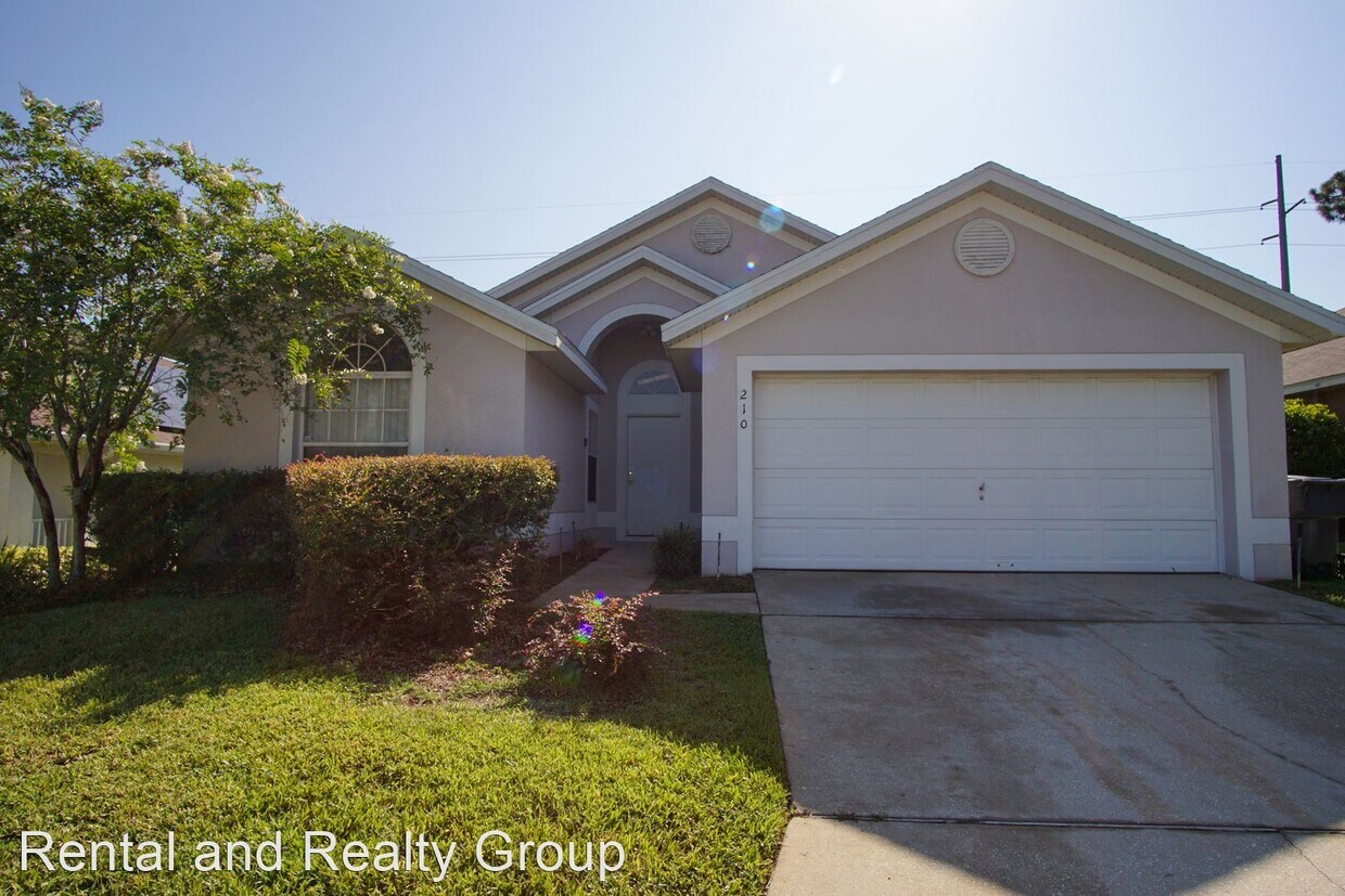 Primary Photo - 4 br, 2 bath House - 210 Pine Cone Dr