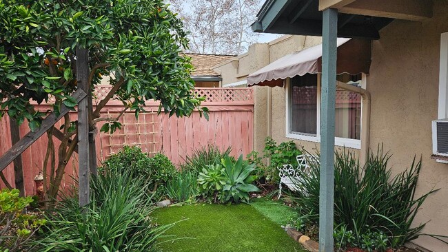 Foto del edificio - 10216 Princess Sarit Way