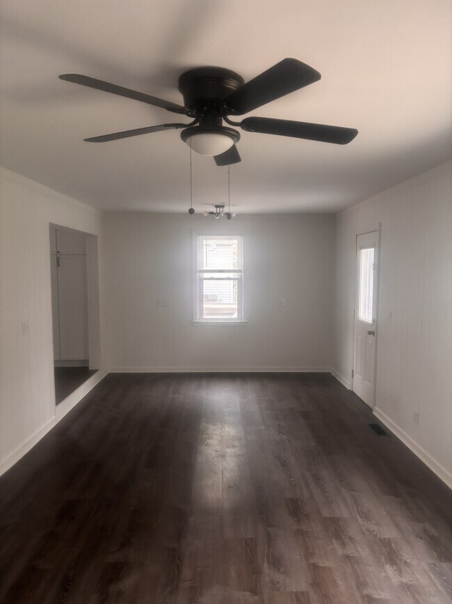 Sala de estar - 1027 Michigan Ave