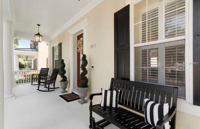Foto del edificio - Baldwin Park home 3 car garage with 600 sq...