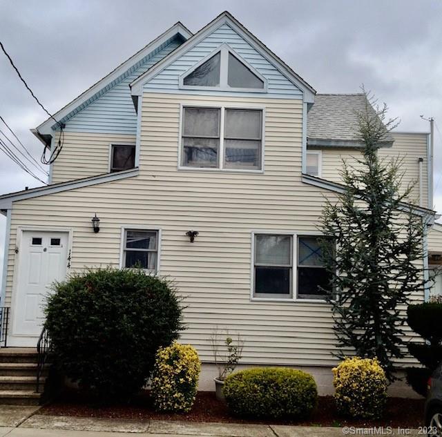 Building Photo - 144 Cove St