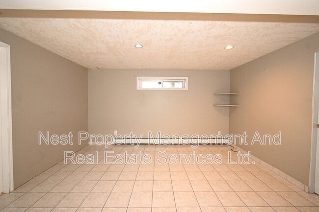Building Photo - 2033 Norwood St