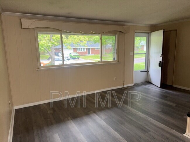 Building Photo - 1731 Lucks Rd