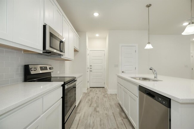 Building Photo - 438 Parkline Dr