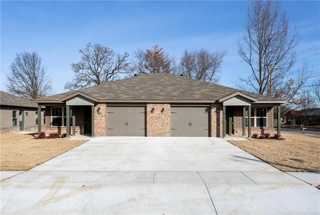 Foto principal - 1743 E Central St