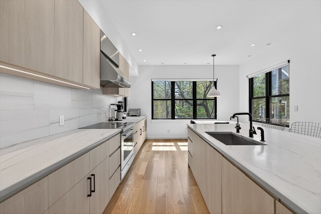 Foto del edificio - 96 Henry St