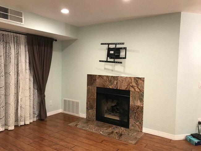 Building Photo - 9725 Mesa Springs Way